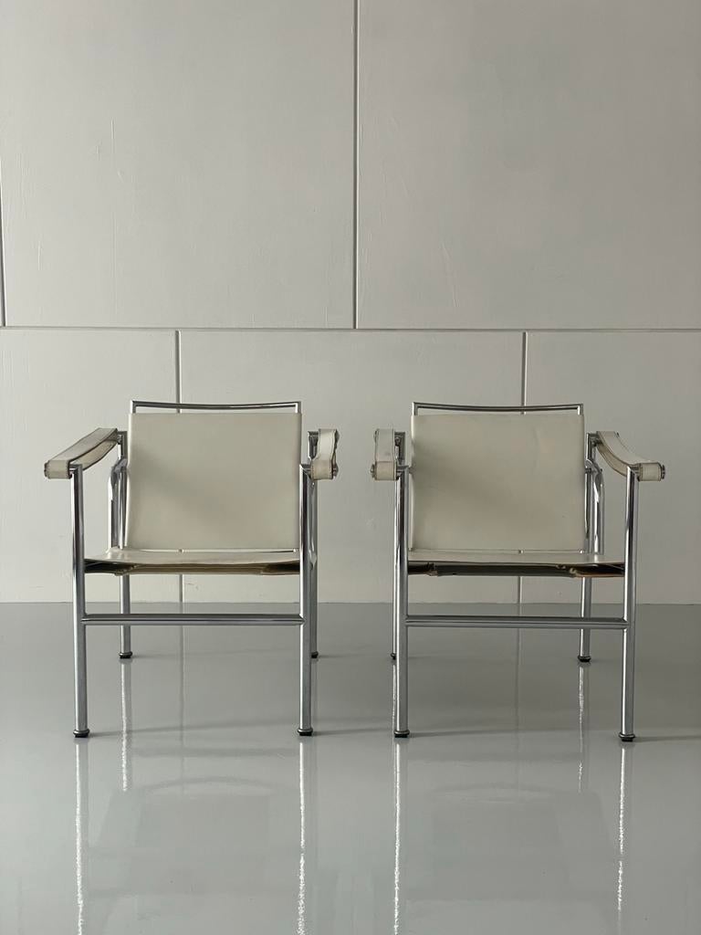 Vintage stoelen geïnspireerd op Corbusier LC1 wit leer 1970, Ophalen