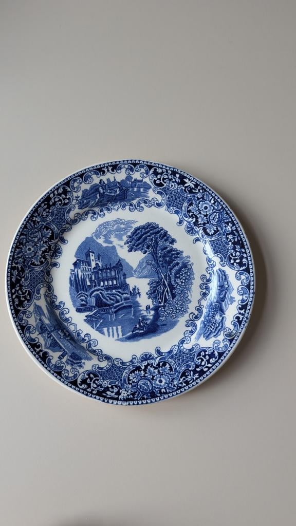 Decoratief bord Petrus Regout Maastricht, Antiek en Kunst, Ophalen