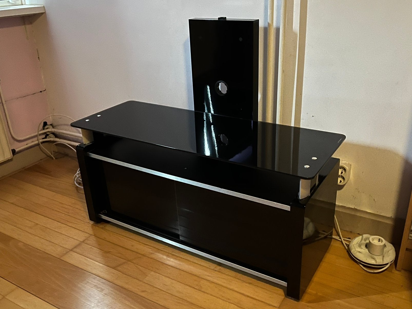 Zwart glazen tv-meubel met tv-beugel, Ophalen, Gebruikt, 100 tot 150 cm, Glas