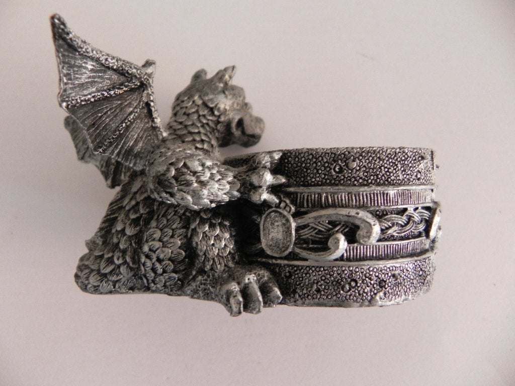 TE KOOP; FANTASIE FIGUUR  WAXINELICHTHOUDER MET DRAAK, Ophalen, Nieuw, Fantasy