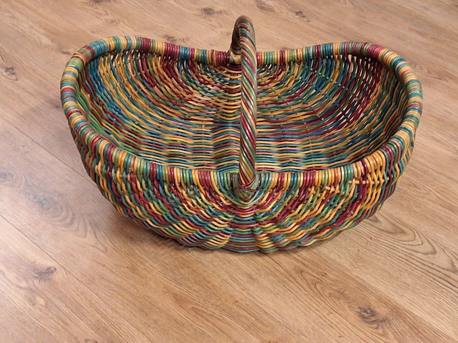 Handgevlochten Rotan Mand met Kleurrijk Patroon, Ophalen