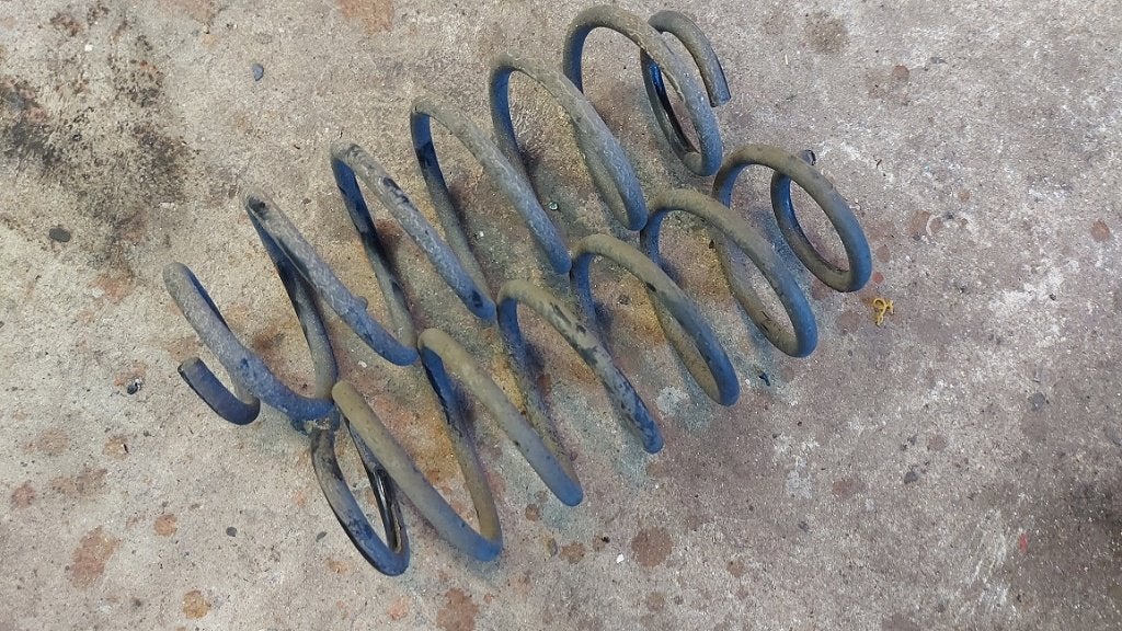 Set achterste spiraal veren Peugeot 107 uit 2006, Ophalen of Verzenden