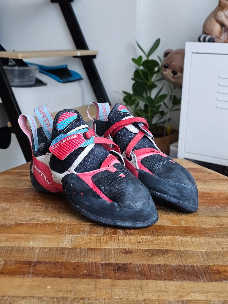 La Sportiva Solution Comp Woman maat 37,5, Ophalen, Zo goed als nieuw, Klimsportschoenen