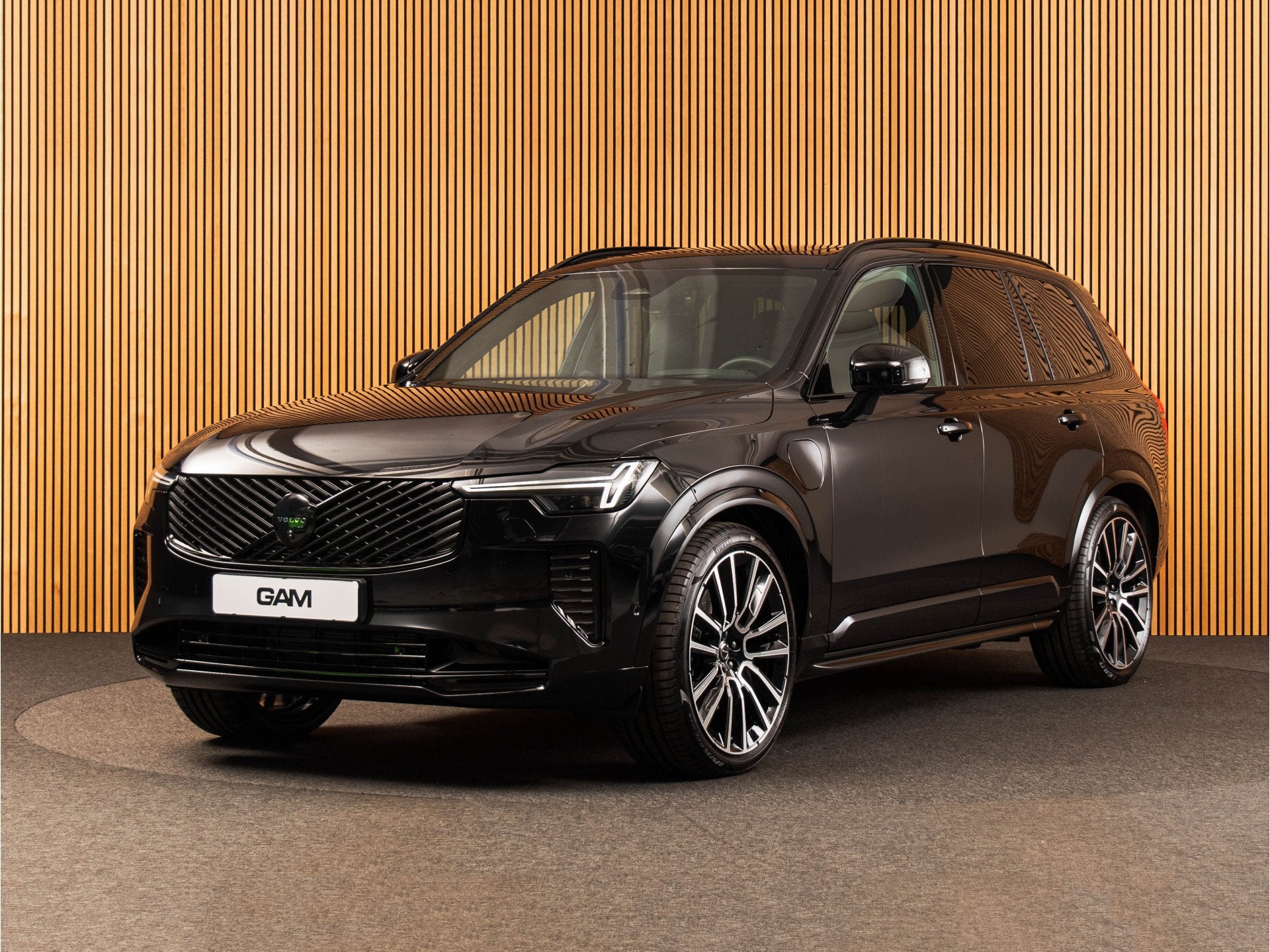 Volvo XC90 2.0 T8 Plug-in hybrid AWD Ultra Black Edition B&W, Auto's, Volvo, 12 maanden, Adaptive Cruise Control, Gebruikt, Zwart