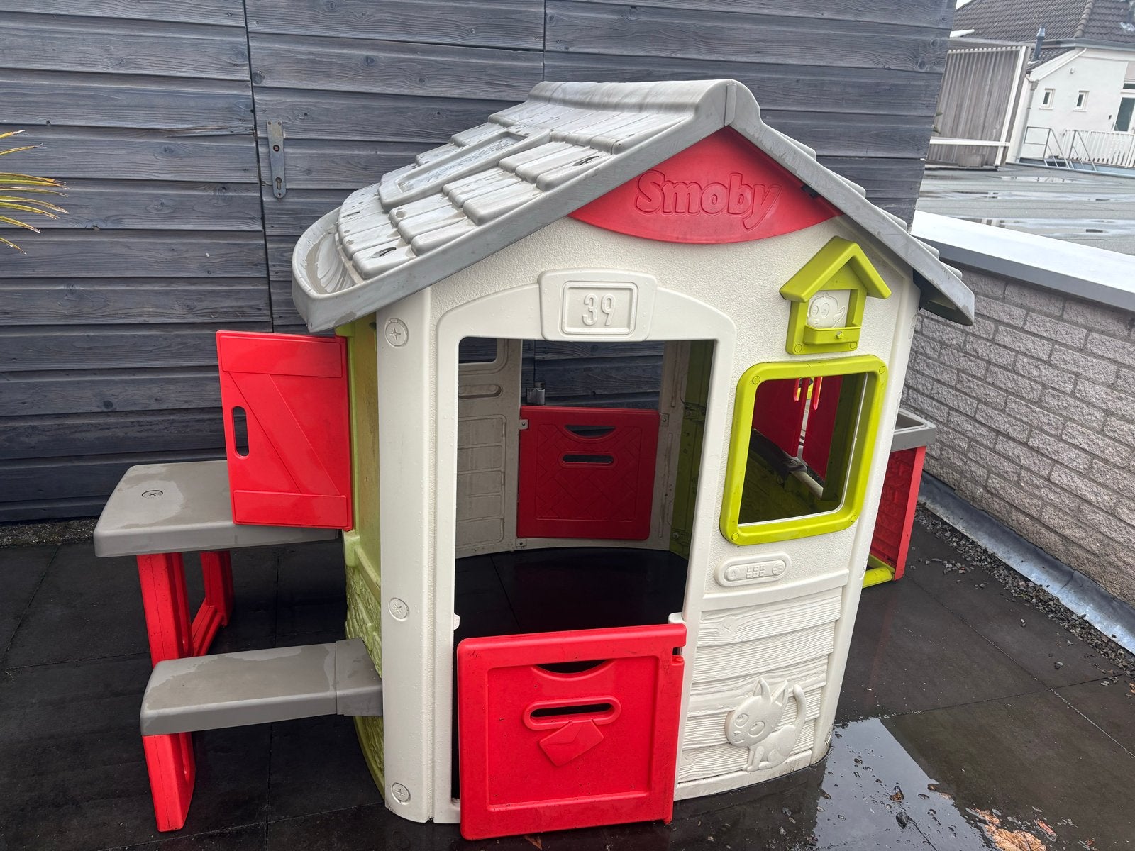Smoby Speelhuisje met keuken en picknicktafel, Ophalen, Gebruikt, Kunststof