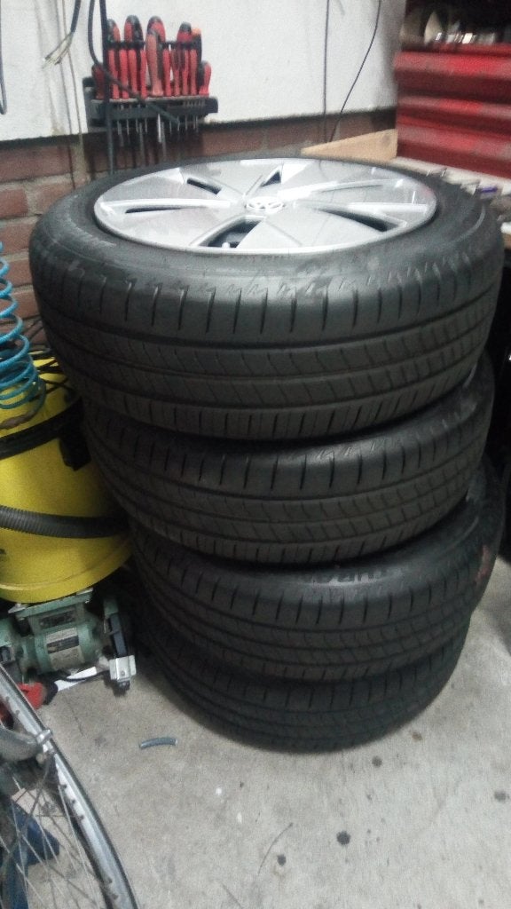 215/55R18 Bridgestone, Ophalen