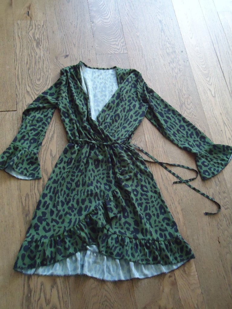 Groen/zwart Shein jurkje panterprint maat XL, Kleding | Dames, Jurken, Zwart, Maat 46/48 (XL) of groter, Ophalen of Verzenden
