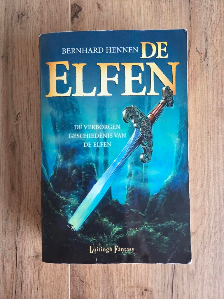 De Elfen - Bernhard Hennen - Nederlandstalig, Boeken, Ophalen of Verzenden, Gelezen, Bernhard Hennen