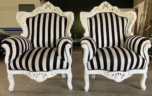 2 Sfeervolle Fauteuils met Houtsnijwerk – Opknappers, Huis en Inrichting, Fauteuils, Ophalen, Gebruikt, Barok / brocante / landelijk