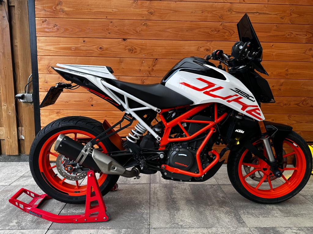 KTM Duke 390 Rapid Bike EVO –unieke uitvoering/ full option, Motoren, 390 cc, LED Verlichting, Occasion, Bedrijf