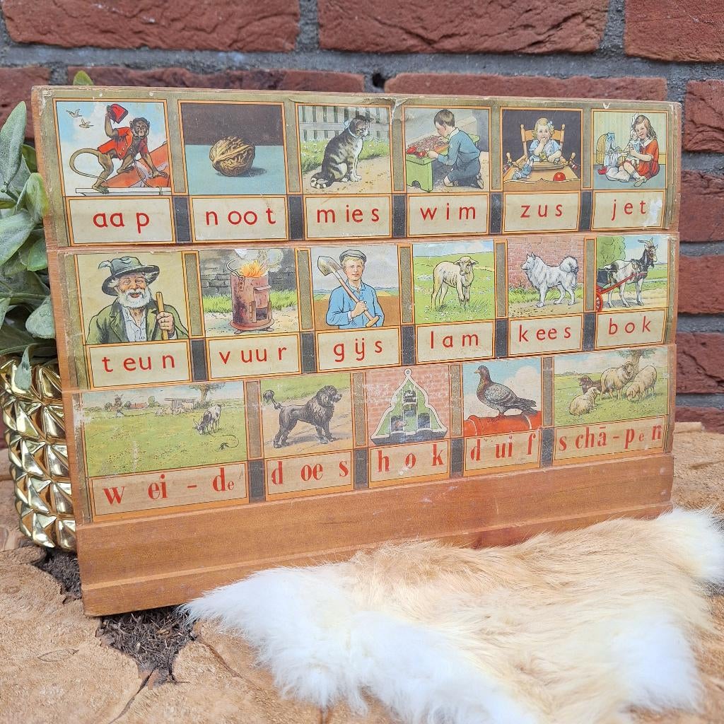 Vintage leesplankje 'Aap, Noot, Mies' nr. 1, incl. blikje, Antiek en Kunst, Antiek | Speelgoed, Ophalen of Verzenden