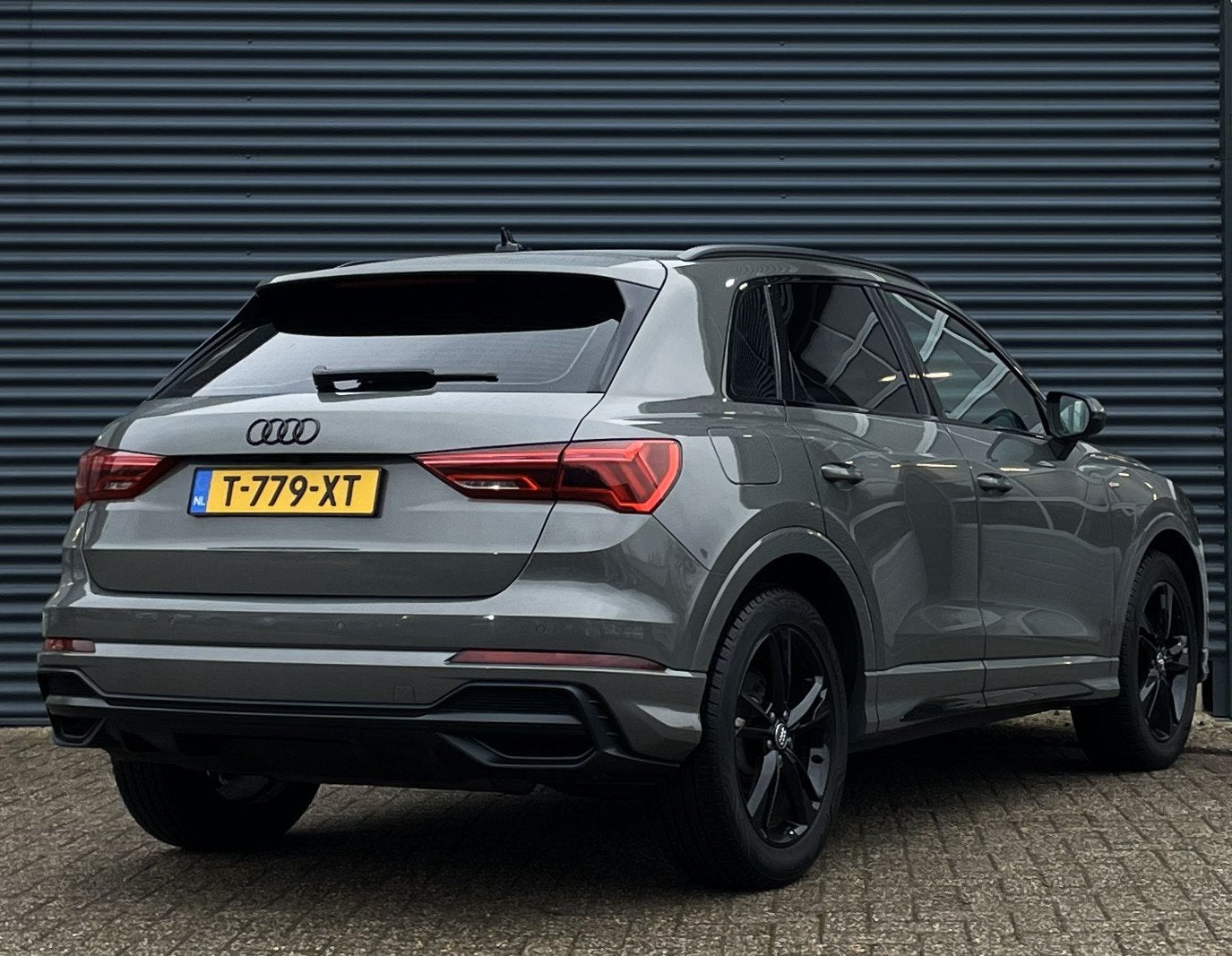 AUDI Q3 35 TFSI 2x S-Line S-Tronic Carplay/Pano/Keyless, 4 cilinders, 150 pk, 1505 kg, Leder en Stof
