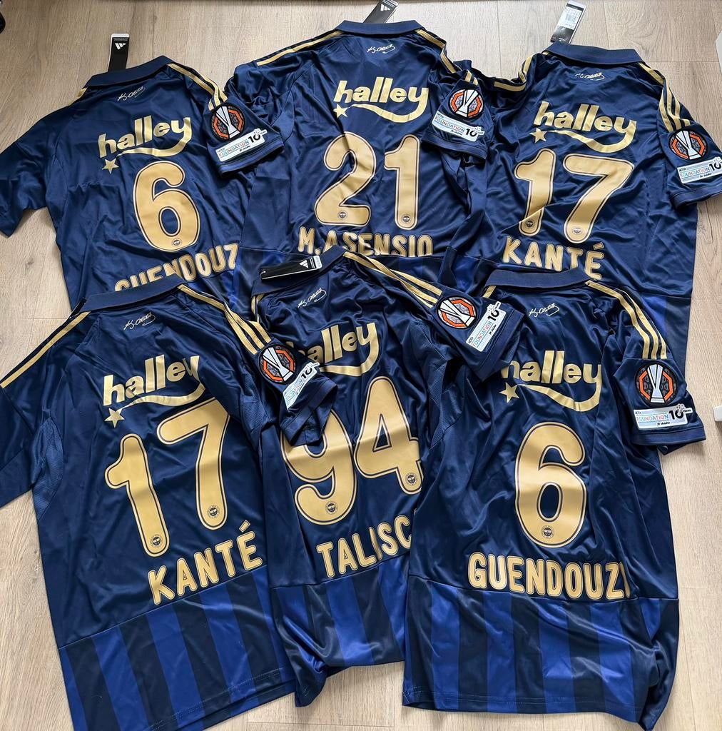 2 voor €25 Fenerbahce 25/26 Kits, namen in de beschrijving, Maat M, Verzenden, Zo goed als nieuw, Shirt