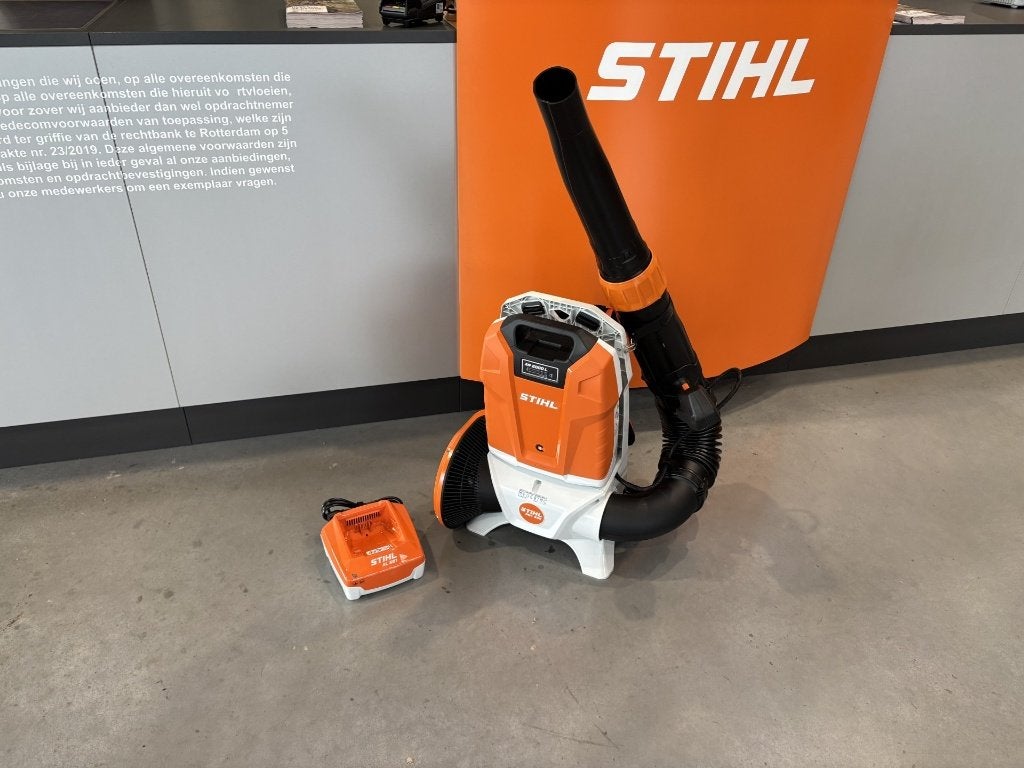 Stihl BGA 300 accu ruggedragen bladblazer - set, Ophalen, Stihl, Accu, Ruggedragen