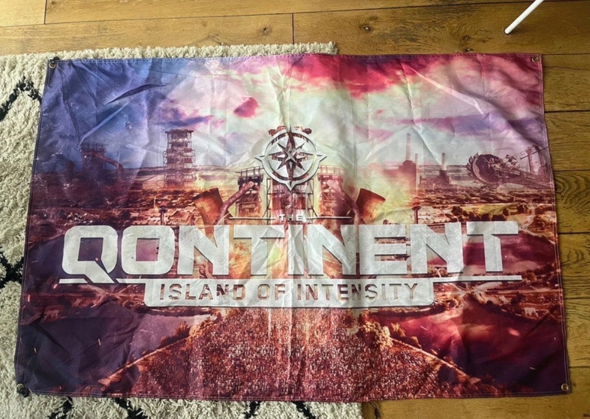The Qontinent vlag - Hardstyle - Hardcore - Q-dance, Ophalen of Verzenden, Zo goed als nieuw