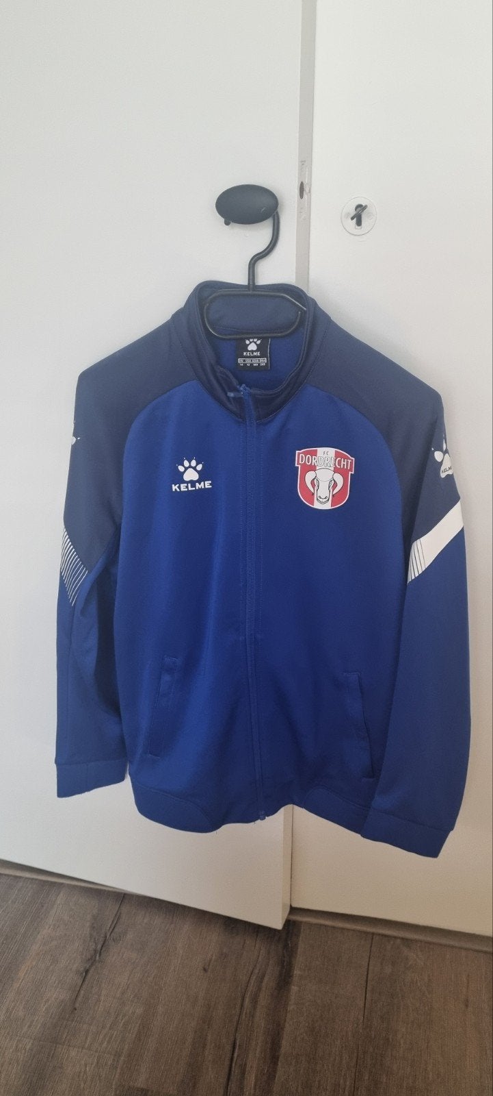 FC Dordrecht trainingsjasje - Zo goed als nieuw, Ophalen of Verzenden