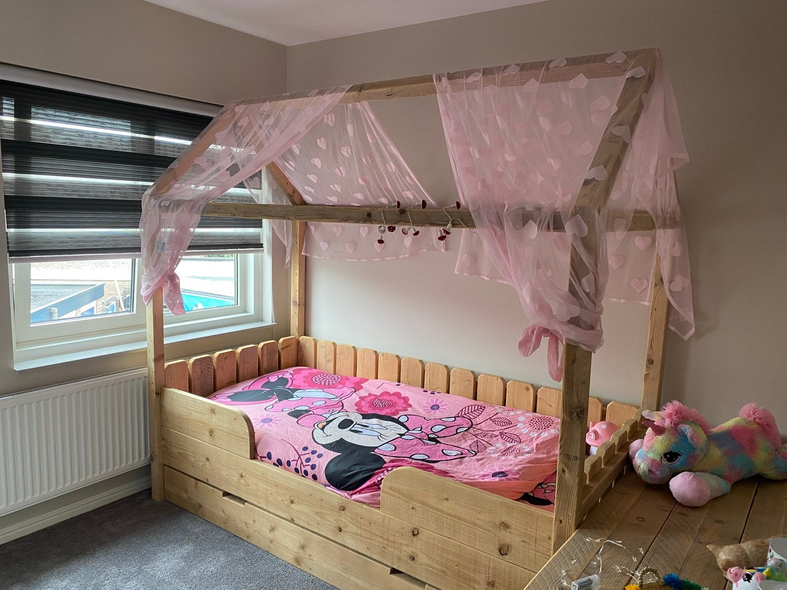 Kinderbed eenpersoons van steigerhout, 85 tot 100 cm, Ophalen of Verzenden, Zo goed als nieuw, Lattenbodem