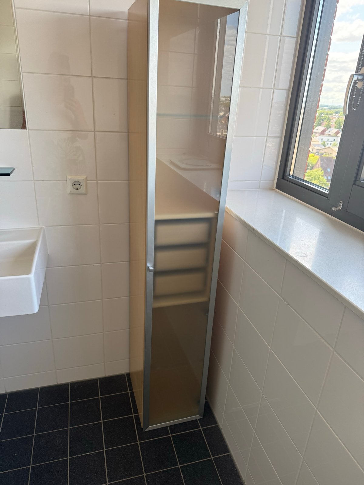 Hoge badkamerkast met glazen deur en lades, Ophalen, (Half)hoge kast, Minder dan 50 cm, 200 cm of meer