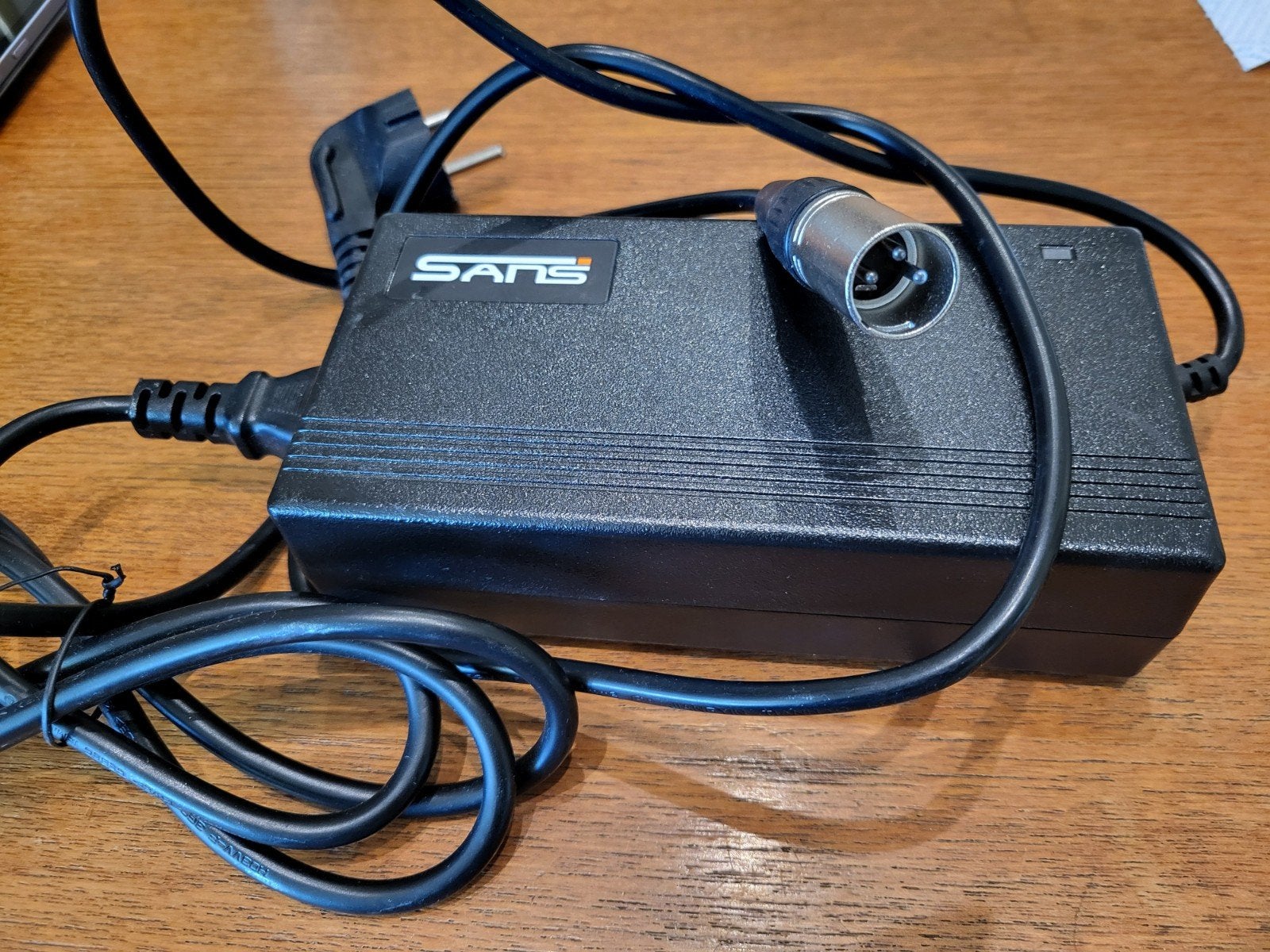 Sans Li-ion accu charger 3 pins SSLC126V42 42Volt 3Amp, Verzenden, Zo goed als nieuw