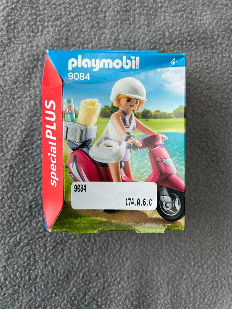 Nieuw in doos. Playmobil 9084. Zomer meisje met scooter, Ophalen of Verzenden, Nieuw