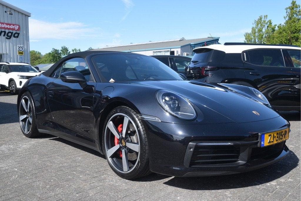 Porsche 911 Cabrio 3.0 Carrera S 992 Carplay | LED | 4wiel b, Auto's, Porsche, Automaat, Achterwielaandrijving, Gebruikt, Zwart