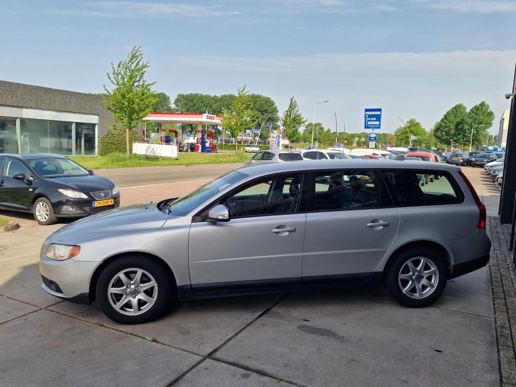 Volvo V70 2.0D Limited Edition - Leer - Navi - Cruise -, Voorwielaandrijving, 136 pk, Gebruikt, Zwart