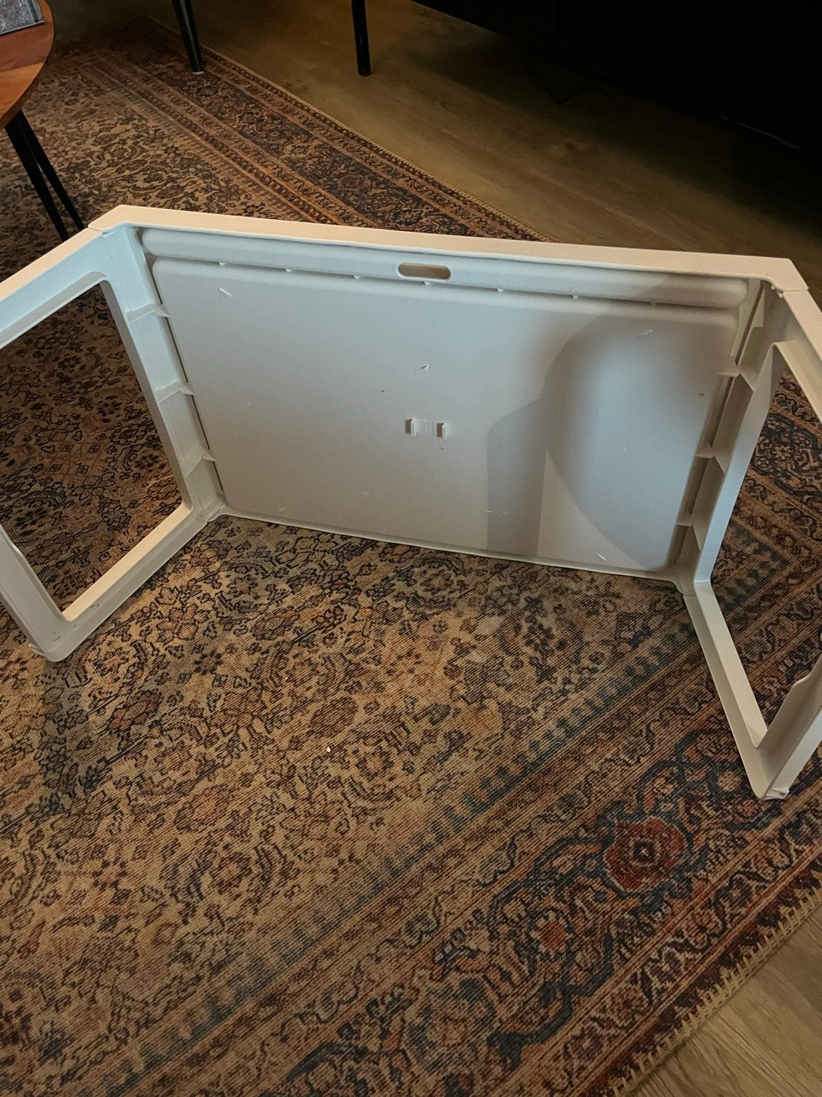 IKEA KLIPSK bedtafeltje in wit met opvouwbare poten., Ophalen of Verzenden, Gebruikt, Rechthoekig, Kunststof