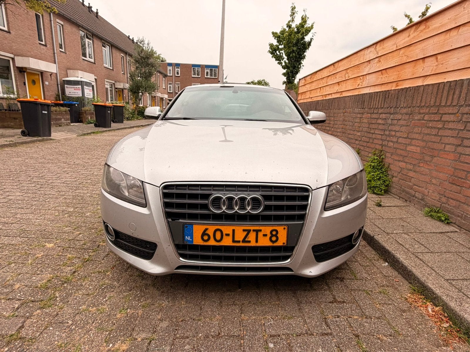 Audi A5 2.0 Tfsi 132KW Coupe 2010 Grijs, Auto's, Audi, Voorwielaandrijving, Euro 5, Stof, Zwart