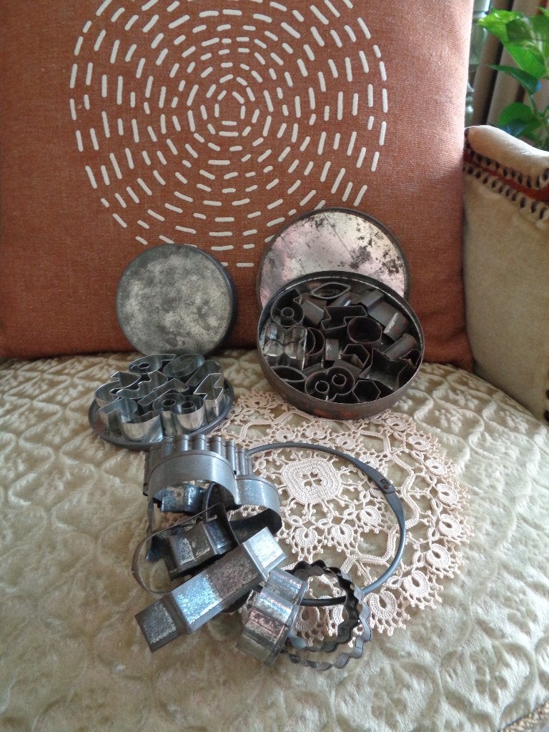 Brocante Oude Vormpjes Doosjes Bakvorm ** Mimosa **, Ophalen of Verzenden