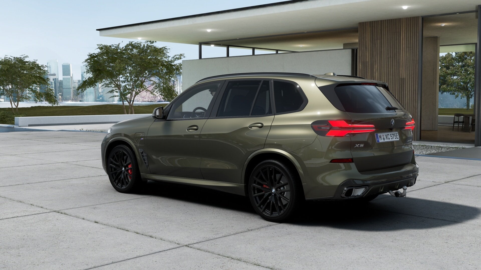 BMW X5 xDrive50e M Sport Automaat / Panoramadak Sky Lounge /, Auto's, Automaat, Stoelverwarming, 2395 kg, Leder