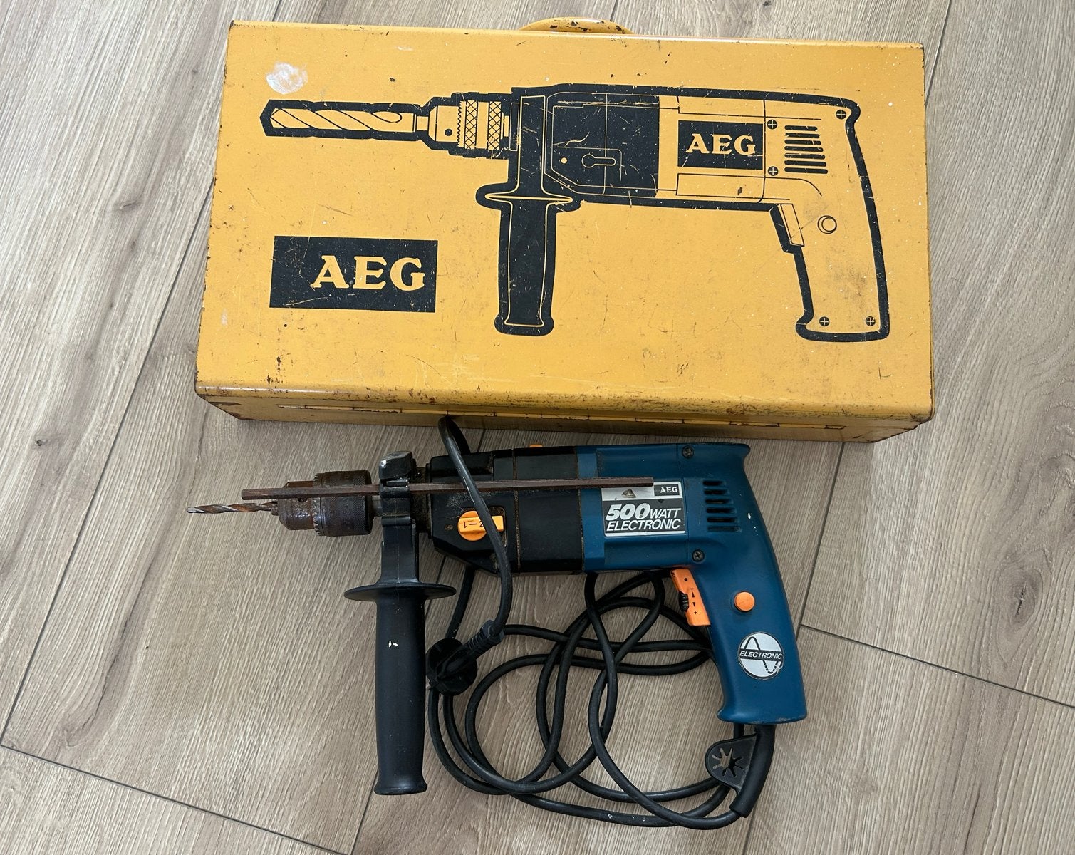 Oude AEG Klopboormachine SB2E-501 met koffer - 500W, Doe-het-zelf en Verbouw, Gereedschap | Boormachines, Gebruikt, Klopboormechanisme