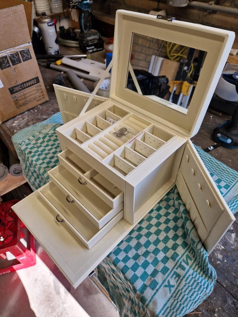 Luxe sieradendoos - Nieuw, Wit, Nieuw, Ophalen of Verzenden, Met spiegeltje(s)