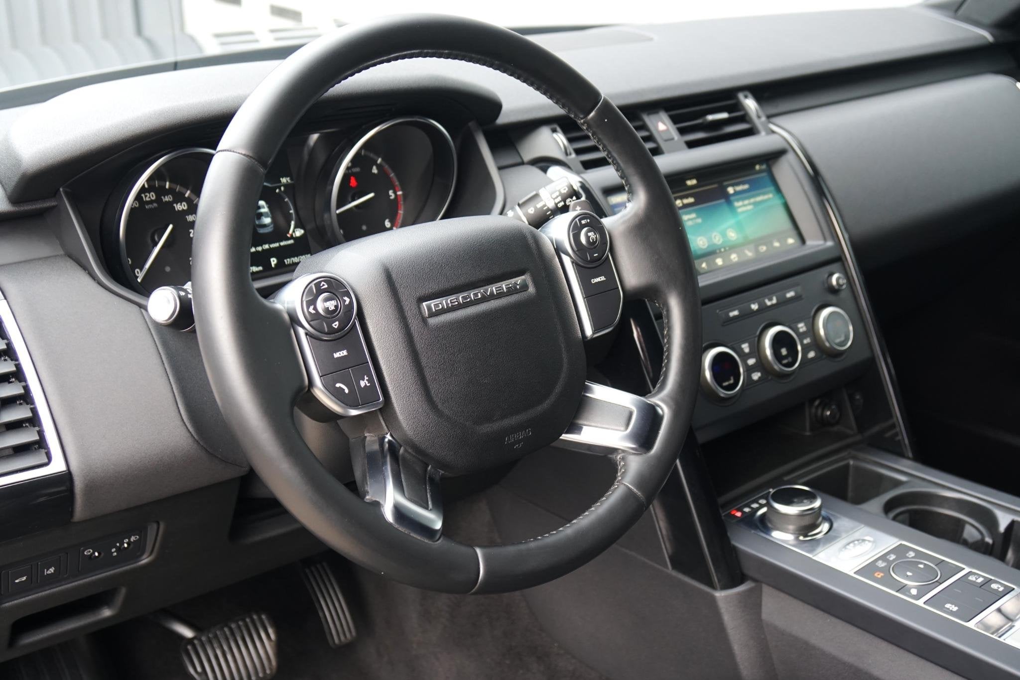 Land Rover Discovery 2.0 Sd4 / GRIJS KENTEKEN / TREKHAAK / C, Auto's, Automaat, Stof, Gebruikt, Euro 6