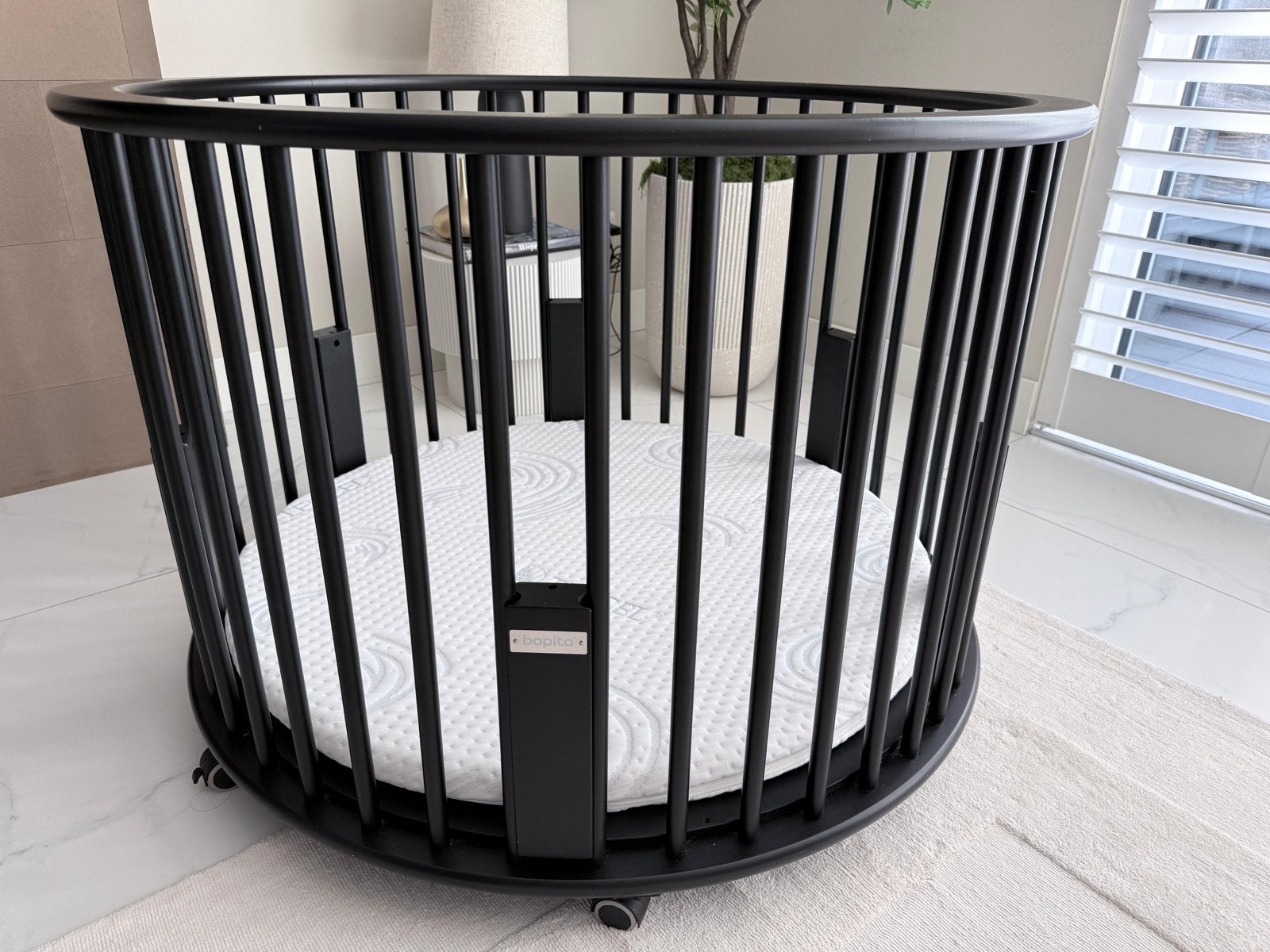 Stijlvolle zwart ronde Bopita box, Kinderen en Baby's, Boxen, Ophalen, Zo goed als nieuw, Rond, In hoogte verstelbaar