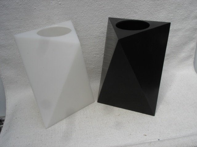 2 stuks Delta II vazen by WET, Kunststof, Gebruikt, 21 cm, Meerkleurig