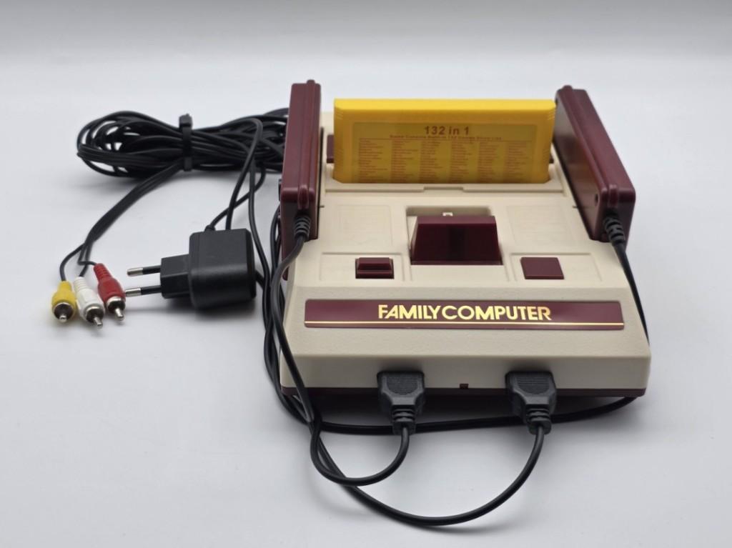Family Computer met 132 games, Overige merken, Verzenden, Zo goed als nieuw, /