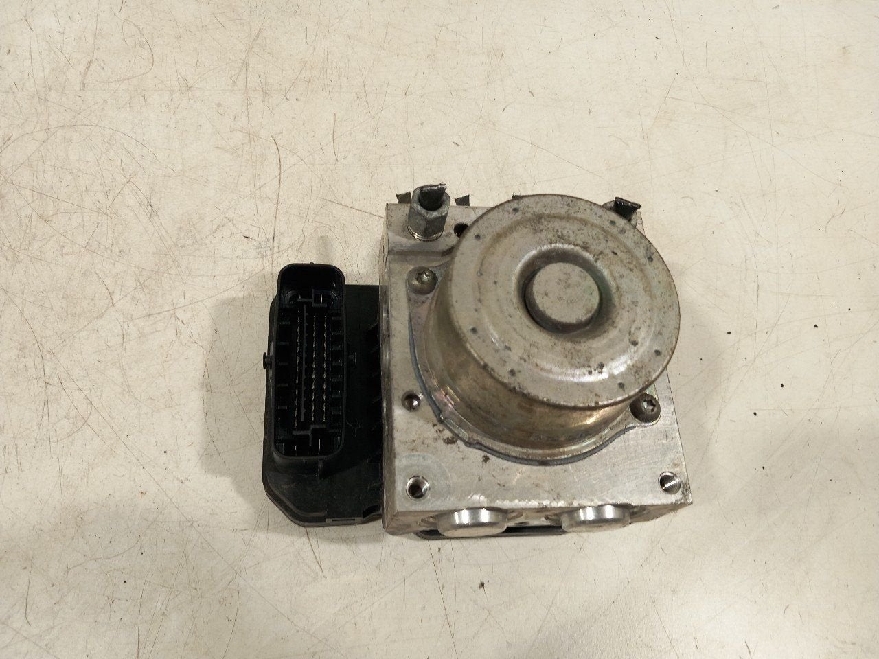 Abs pomp Suzuki Ignis, Onderdelen@venauto.nl, Van der Ven Autorecycling B.V., Gebruikt, Ettenseweg 76, 4706 PB Roosendaal, The Netherlands