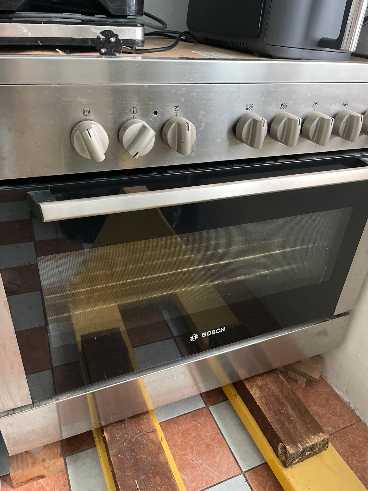 Bosch Vrijstaand Gasfornuis met Oven, Witgoed en Apparatuur, Ophalen, Gebruikt, 4 kookzones, Gas