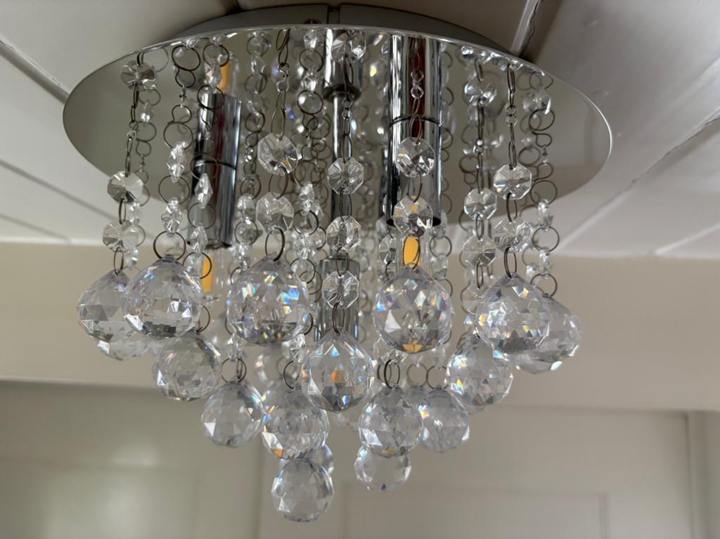 Supermooie moderne kroonluchter 26 cm breed, Huis en Inrichting, Lampen | Kroonluchters, Ophalen of Verzenden, Zo goed als nieuw