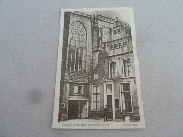 Deventer 1936 Groote Kerk met Kosterswoning met Koster, Ophalen of Verzenden, 1920 tot 1940, Gelopen, Overijssel