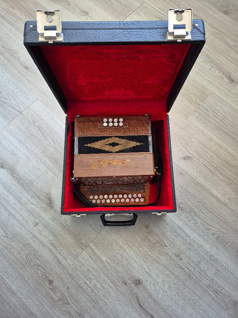 Saltarelle Tara C#/D Diatonische Knopaccordeon, Overige merken, Overige formaten, Met koffer, Ophalen of Verzenden