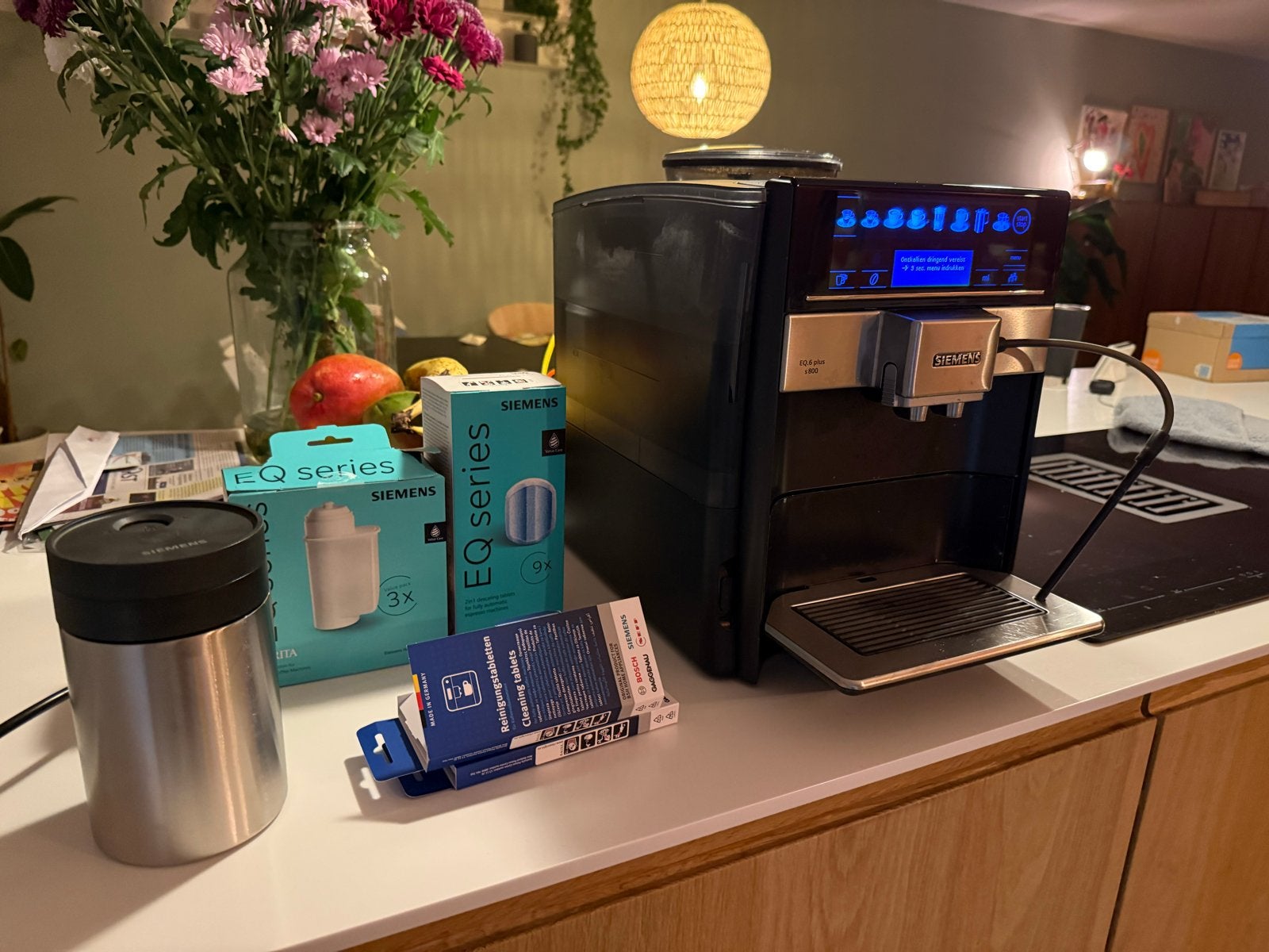 Siemens EQ6 Plus S800 koffiemachine - ontkalkmelding + lekt, Gebruikt, 10 kopjes of meer, Koffiemachine, Koffiebonen