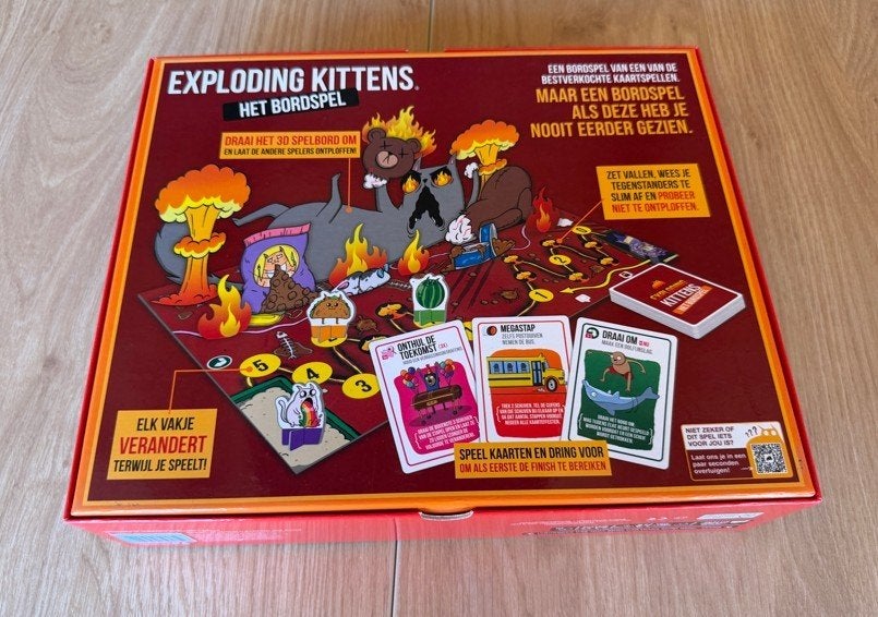 Exploding kittens het bordspel - S7220, Ophalen of Verzenden, Zo goed als nieuw