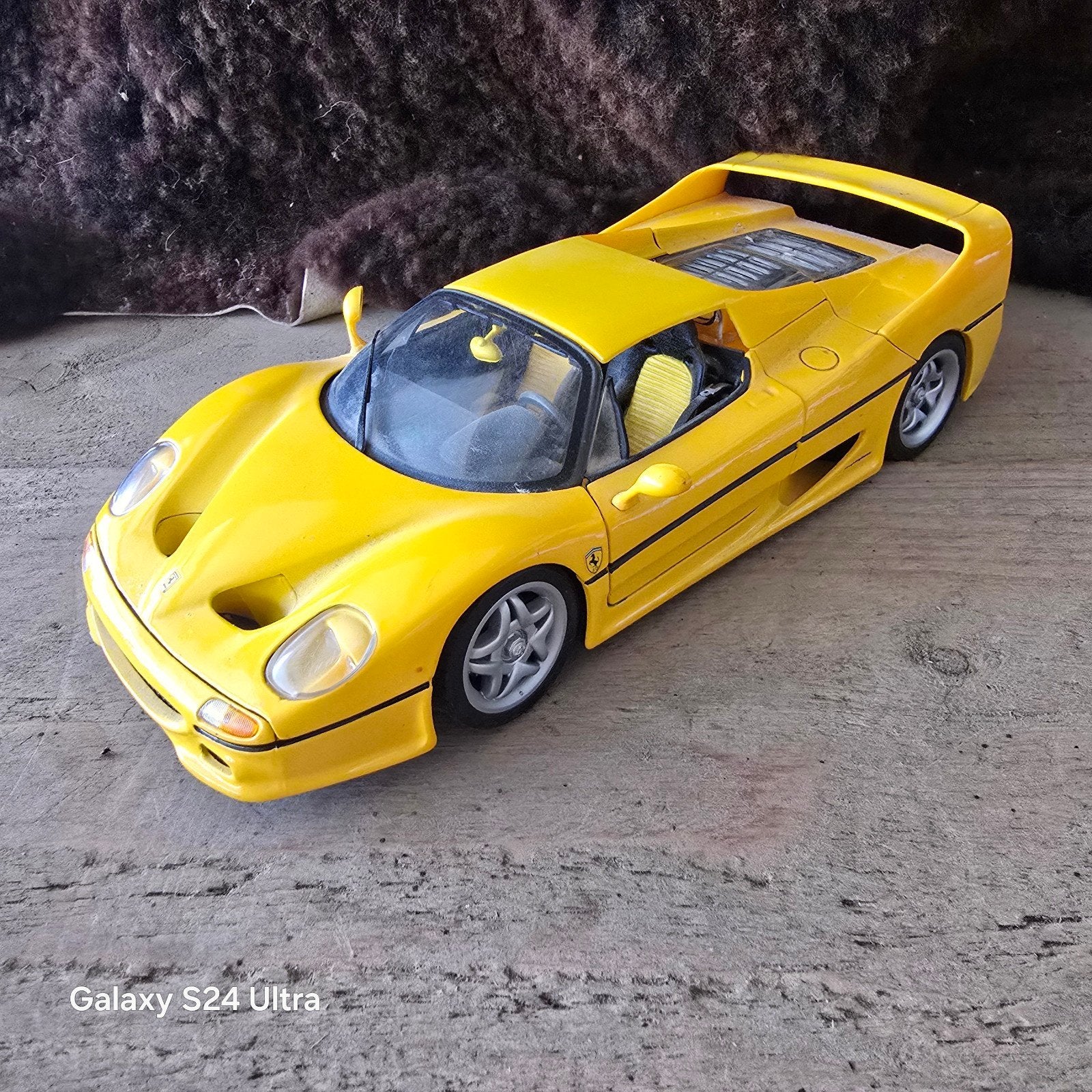 B8 > Ferrari F50 in het geel., Ophalen