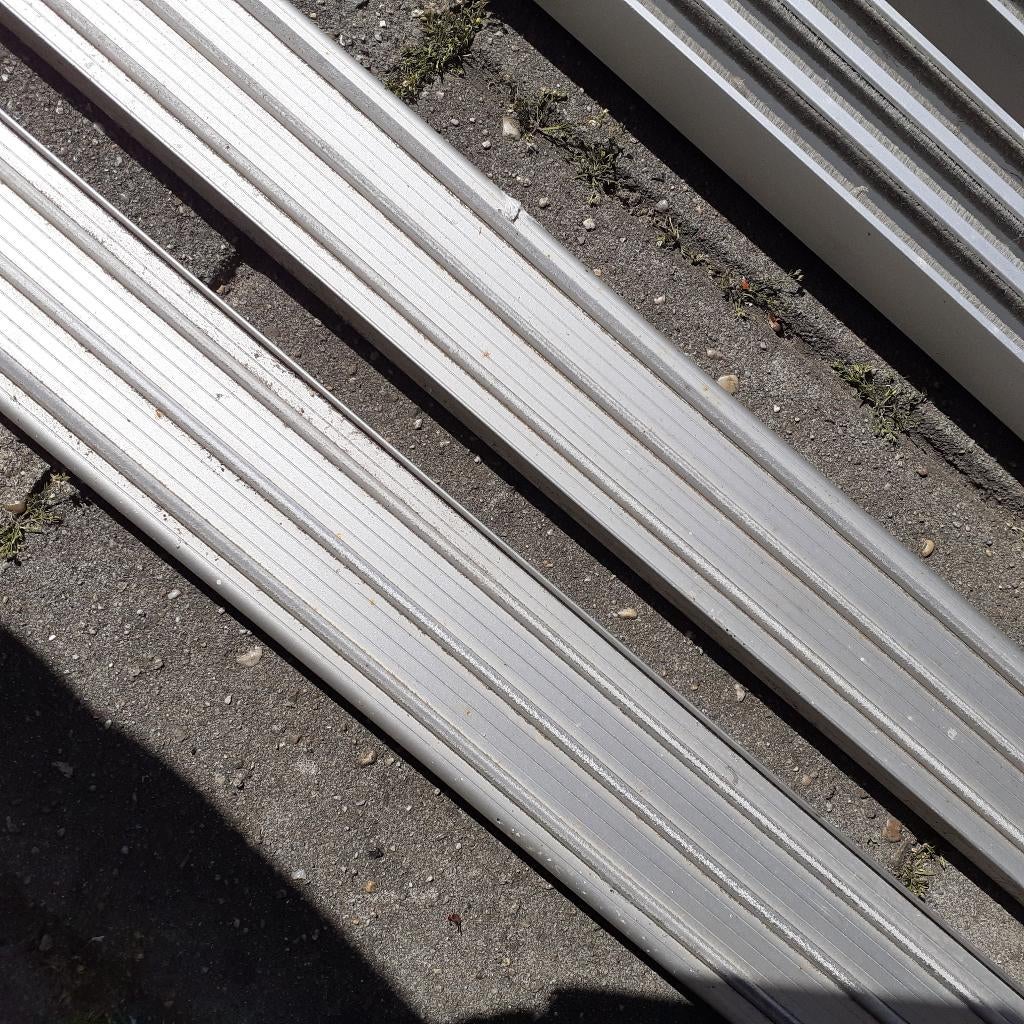 rails boven en onder voor schuifwand / kastenwand, Huis en Inrichting, Ophalen, Gebruikt, 200 cm of meer, 200 cm of meer