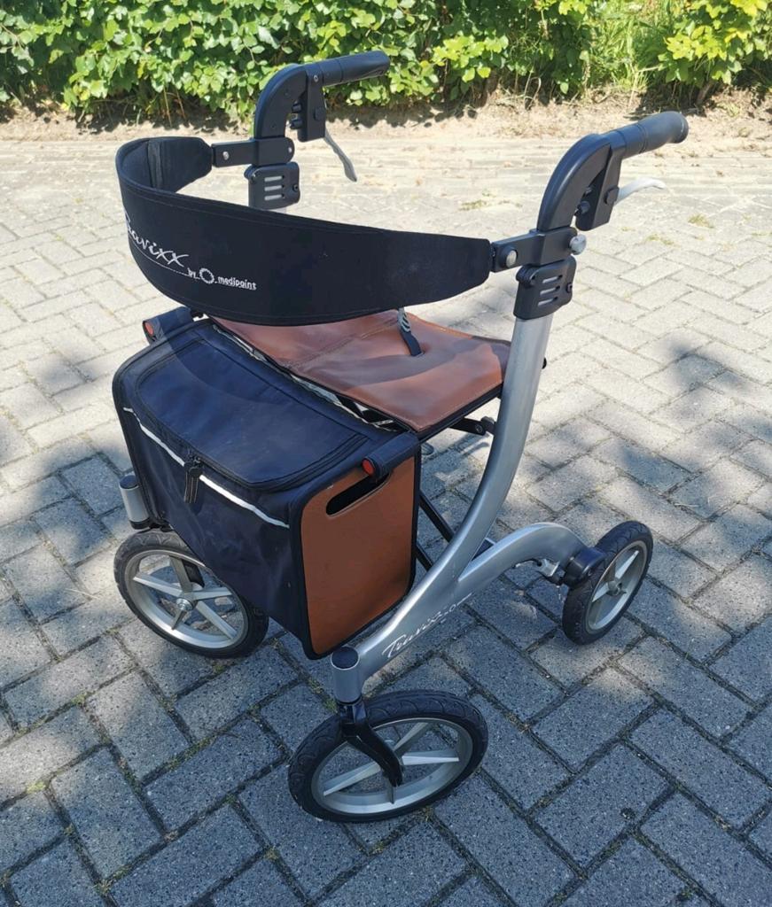 Prachtige Travixx Traveller Outdoor rollator maat M, Diversen, Rollators, Zo goed als nieuw, Lichtgewicht, Opvouwbaar, Ophalen of Verzenden