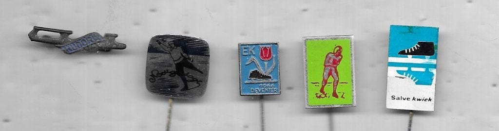 5 SCHAATSEN SPORT GERELATEERDE SPELDEN VERSCHILLENDE, Ophalen of Verzenden, Gebruikt, Sport, Speldje of Pin