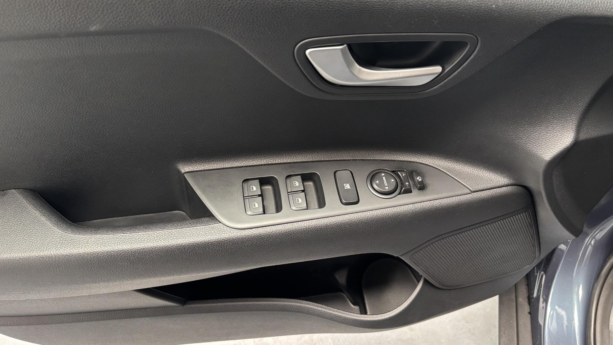 Kia Stonic 1.0 T-GDi MHEV DynamicPlusLine Trekhaak Dealerond, Gebruikt, Euro 6, Blauw, 49 €/maand