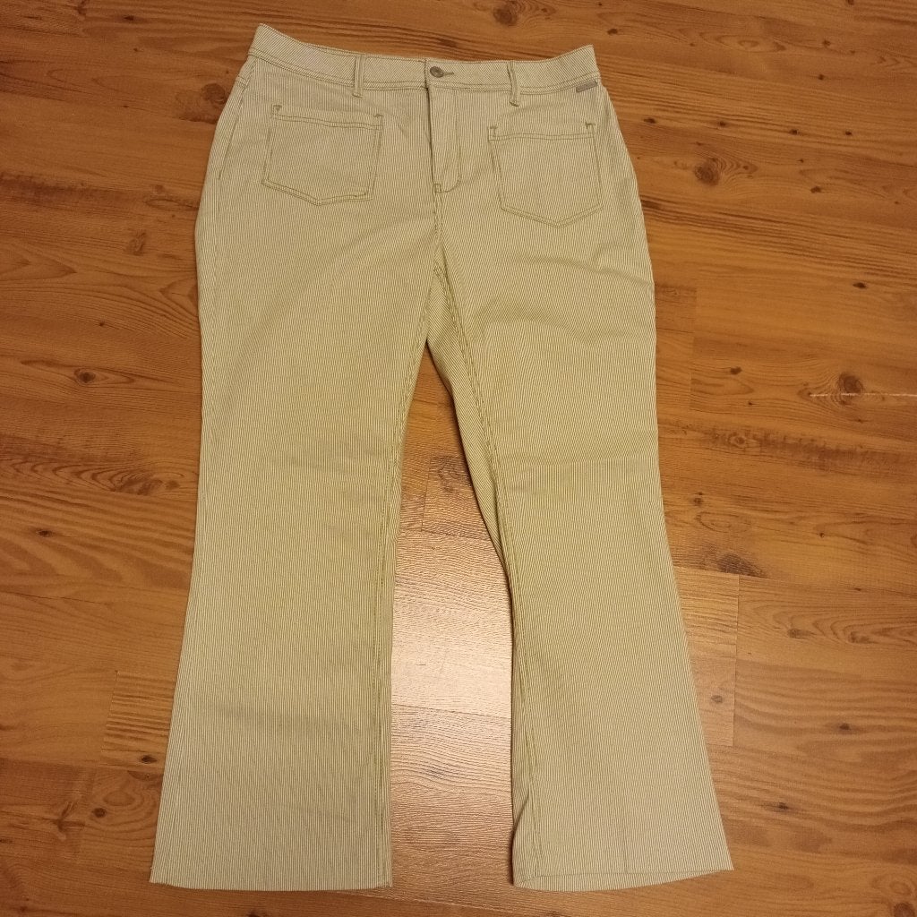 RED BUTTON - Leuke streep broek, groen/wit, maat 44., Maat 42/44 (L), Ophalen of Verzenden, Zo goed als nieuw, Lang