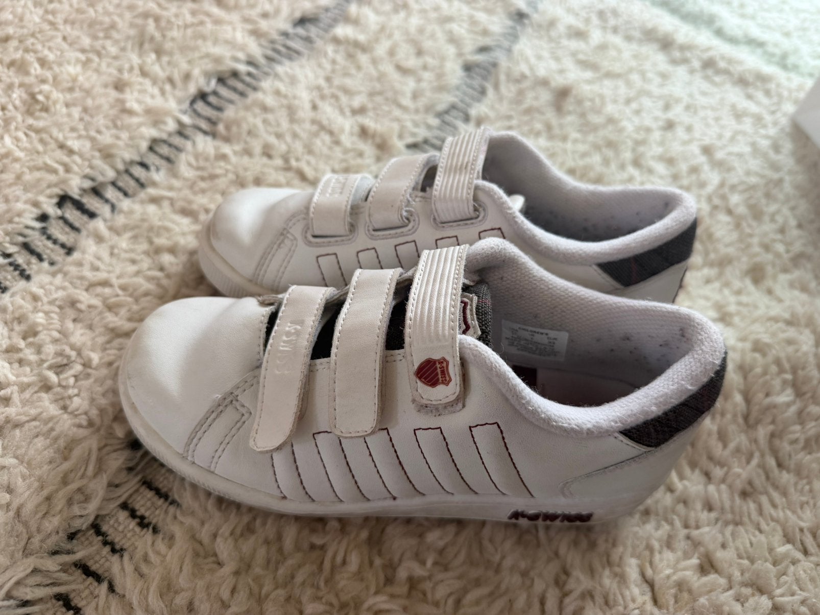 K-Swiss sneakers maat 33 – omkeerbare tong – klittenband, Ophalen of Verzenden, Zo goed als nieuw, Meisje, Schoentjes